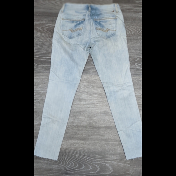 💲[free w/purchase]💲 ALMOST FAMOUS | light wash distressed - Picture 2 of 4
